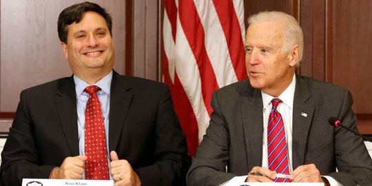 Joe Biden Pilih Penasihat Seniornya Ron Klain Sebagai Calon Kepala Staf Gedung Putih