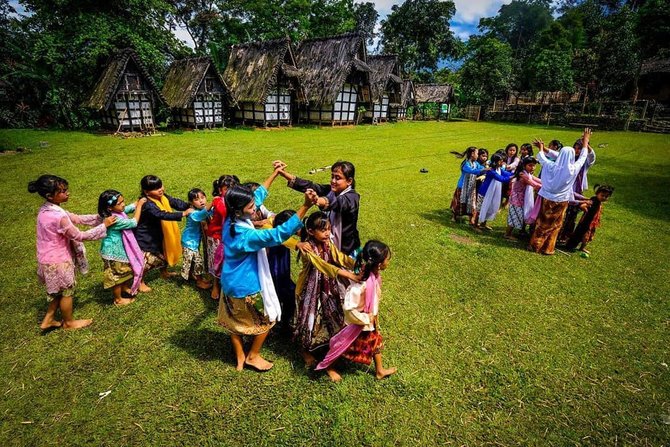 kampung adat sindang barang