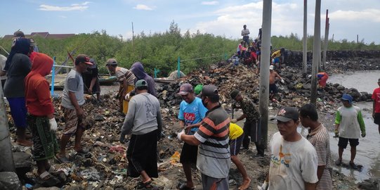 Warga Pesisir Timur Surabaya akan Dievakuasi jika Datang Gelombang Tinggi lagi