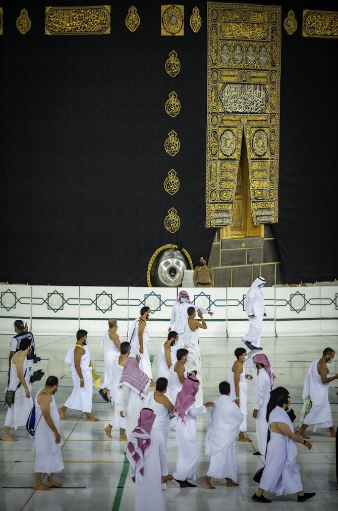 kekhusyukan doa jemaah umrah di masjidil haram