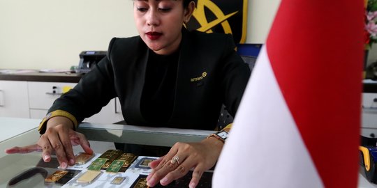 Harga Emas Naik Tajam Rp 10.000 Menjadi Rp 978.000 per Gram