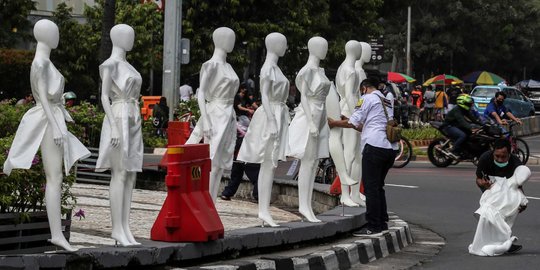 Mengenang Korban Kecelakaan Lalu Lintas, Puluhan Mannequin Dipajang di Bundaran HI