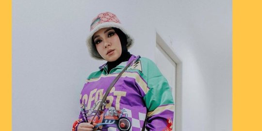 Pipi Tirus & Tubuh Makin Kurus, Penampilan Baru Melly Goeslaw Bikin Pangling