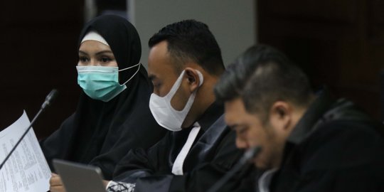 Saat Ambil Baju, Suami Temukan Pinangki Simpan Tumpukan Uang Asing dalam Brankas