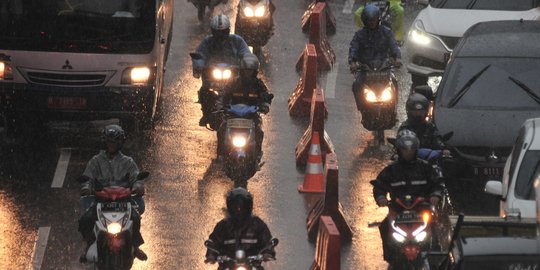 BMKG Prediksi Jakarta Diguyur Hujan, Waspadai Petir dan Angin