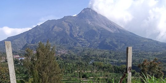 Gunung Merapi Mengalami 91 Gempa Guguran dan 230 Gempa Hybrid