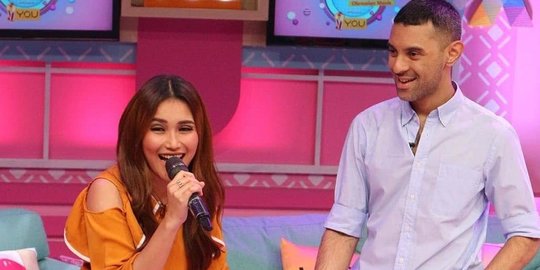 Dikabarkan Segera Menikah Dengan Adit Jayusman Ayu Ting Ting Akhirnya Buka Suara Merdeka Com Dikabarkan Segera Menikah Dengan Adit Jayusman Ayu Ting Ting Akhirnya Buka Suara Merdeka Com