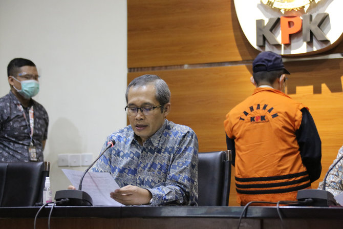 kpk tahan wali kota dumai zulkifli adnan singga
