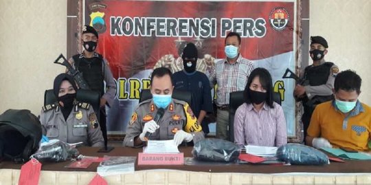 Bermodus Beli Minuman, Seorang Warga Curi Minyak Goreng di Toko Swalayan Temanggung