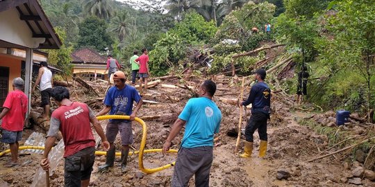 5 Warga Meninggal Akibat Tertimbun Tanah Longsor di Banyumas