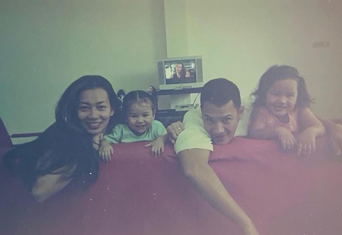 foto masa kecil aaliyah massaid bersama keluarga