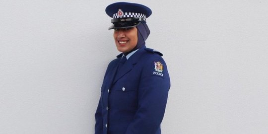 Selandia Baru Perkenalkan Seragam Resmi Polisi Wanita Berjilbab