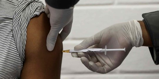 Kesuksesan Vaksinasi Dinilai Jadi Kunci Ekonomi Bisa Tumbuh Hingga 5 Persen