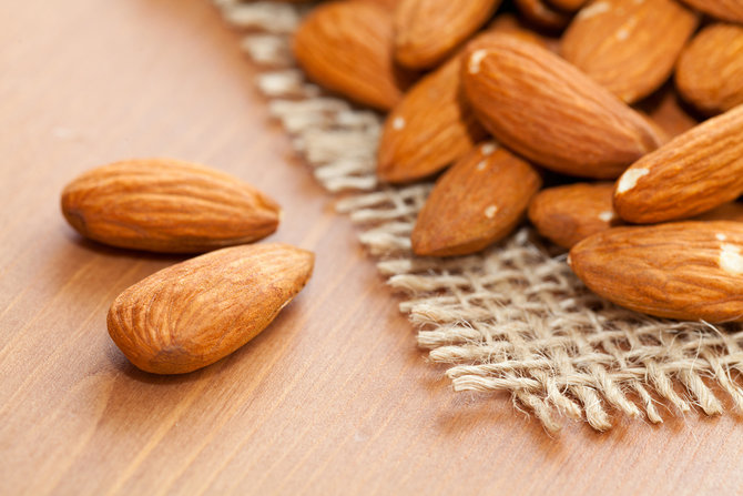 ilustrasi almond