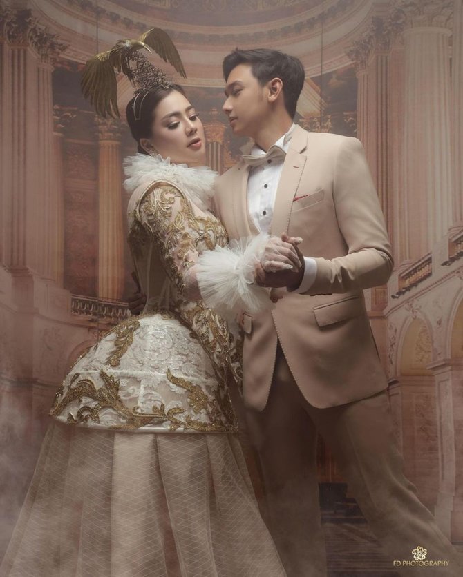 bak pasangan kerajaan intip potret prewedding felicya angelista dan caesar hito