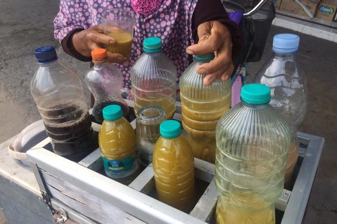 saminah penjual jamu