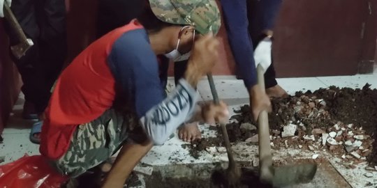 Pembunuh Pria Dikubur Dalam Lantai Kontrakan Di Depok Adik Korban 9963