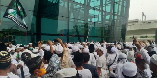 Periksa Pihak Bandara Soekarno-Hatta, Polisi Usut Protokol Kesehatan saat Rizieq Tiba