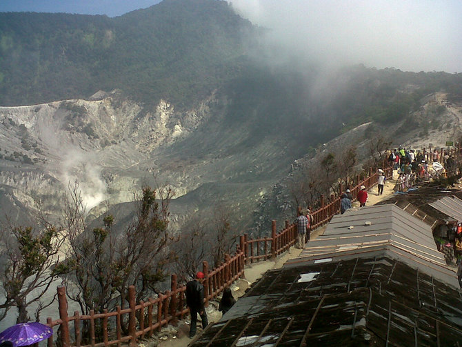 tangkuban perahu