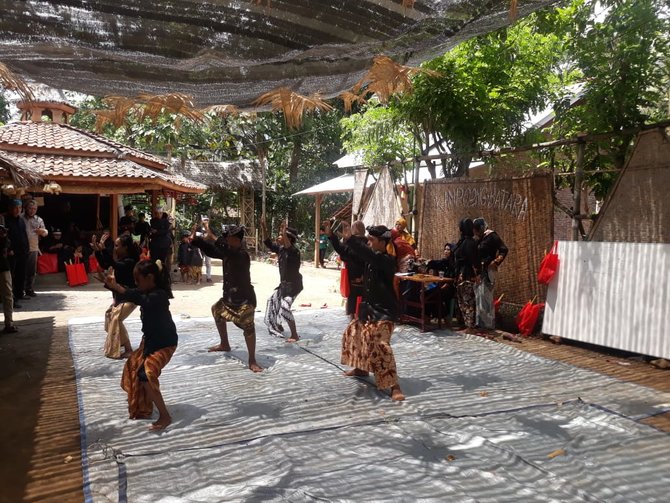 direktur masyarakat adat kemendikbud samsul hadi kunjungi sekolah adat di banyuwangi