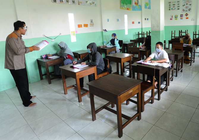 penerapan sekolah tatap muka di tangsel