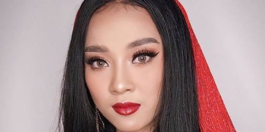 Curi Perhatian, Ini 4 Potret Menawan Jessica Pop Academy Indosiar dengan Gaun Merah