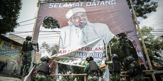 TNI Copot Baliho Rizieq, Ombudsman Nilai Tanda Buruknya Komunikasi Forkopimda DKI