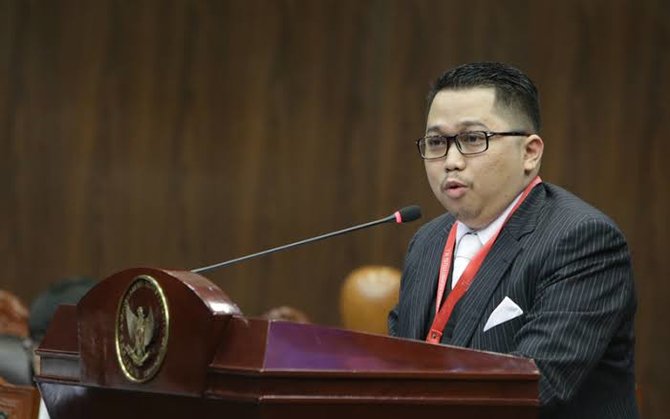 pakar hukum tata negara muhammad rullyandi