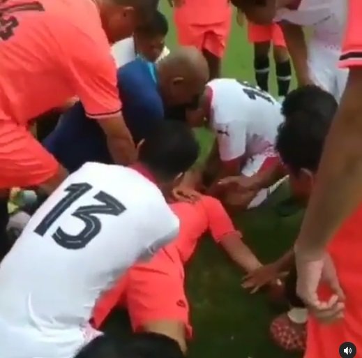 video detik detik legenda timnas ricky yacobi meninggal saat bermain sepak bola