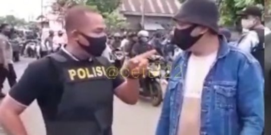 Polisi Ngamuk Marah-marahi Bang Jago di Jalan, Celananya Sampai Basah Mengompol
