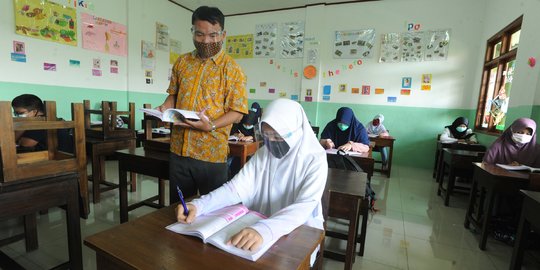 Kemendikbud Beri Kesempatan Guru Honorer Ikuti Seleksi Pegawai Pemerintah Kontrak