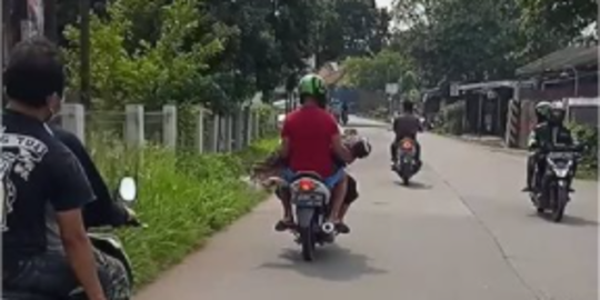 3 Fakta Video Viral Pemotor Bawa Jenazah Balita di Bogor, Tak Sabar Tunggu Mobil