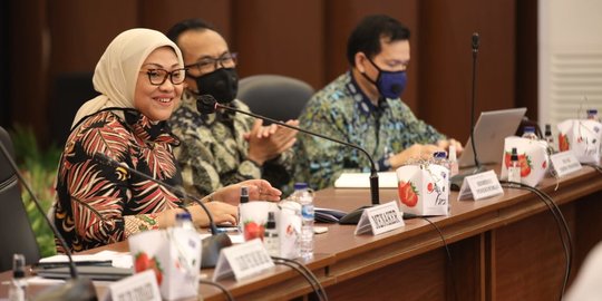 Menaker Ida Catat 29,12 Juta Penduduk Usia Kerja Terdampak Virus Corona