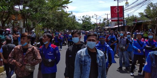 Ada Demo Buruh di Depan Kantor Bupati Cianjur, Polisi Tutup Jalur Protokol