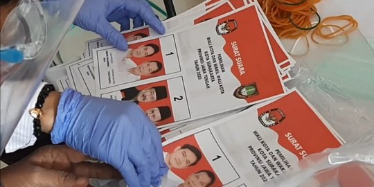 KPU Mulai Lipat dan Sortir Surat Suara Pilkada Solo