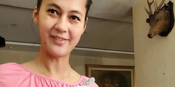 Penampakan Tas Kecil Paula Seharga Setengah Miliar ...