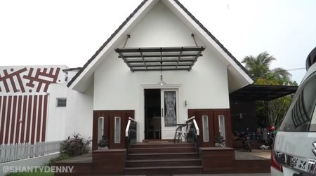 rumah pasha ungu