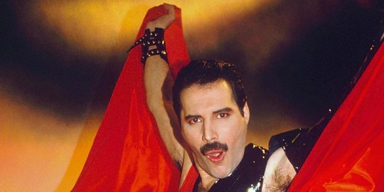 21 Kata-kata Mutiara Freddie Mercury, Tetap Jadi Diri Sendiri dan Menginspirasi
