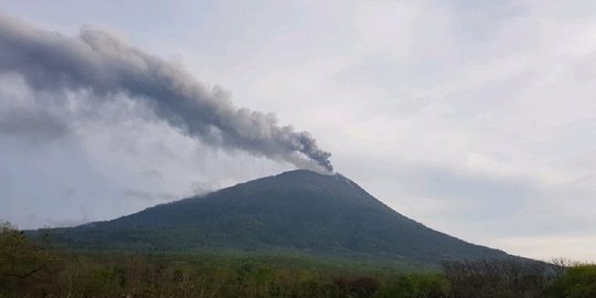 Gunung Ili Lewotolok NTT Erupsi, Status Waspada