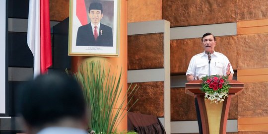 Rapat Perdana Jadi Menteri KKP Ad Interim, Luhut Tak Salahkan Ekspor Benur