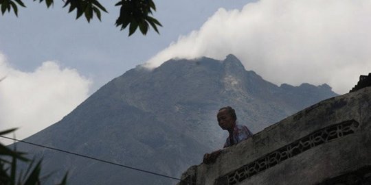 Gunung Merapi Mengalami 44 Kali Gempa Guguran Sejak Kemarin