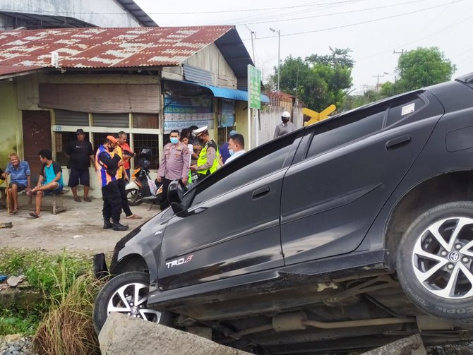 ka sri lelawangsa seruduk agya di medan