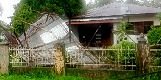 Puting Beliung Rusak Puluhan Rumah dan Kilang Padi di Serdang Bedagai