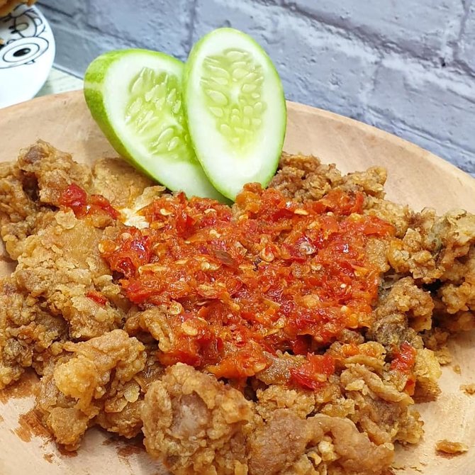 ayam geprek sambal korek