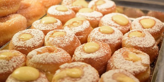 8 Cara Membuat Donat Bomboloni Aneka Isi Lezat dan Mudah, Dijamin Anti Gagal