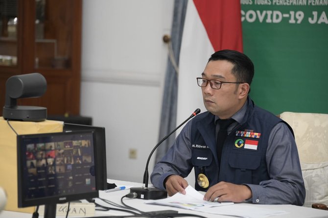 gubernur jawa barat ridwan kamil di gedung pakuan