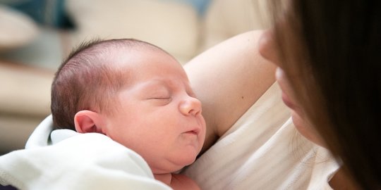 Ibu di Singapura Melahirkan Bayi dengan Antibodi Covid-19