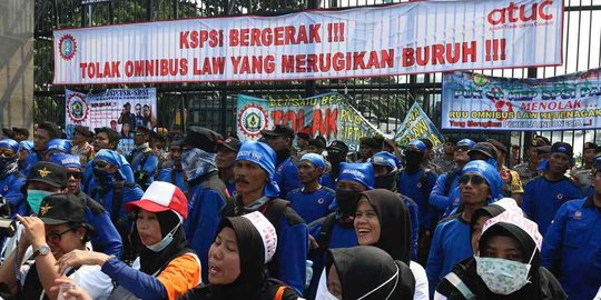 pembahasan ruu cipta kerja tertutup