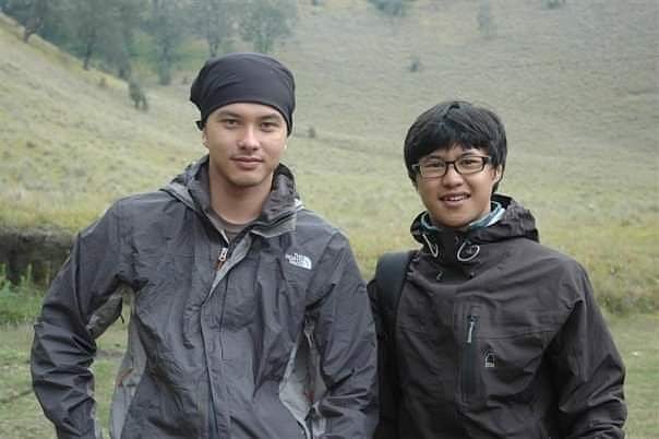 artis naik gueung semeru