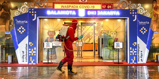 Anies Positif Covid-19, 260 Petugas Disinfeksi Gedung Balai Kota DKI Jakarta